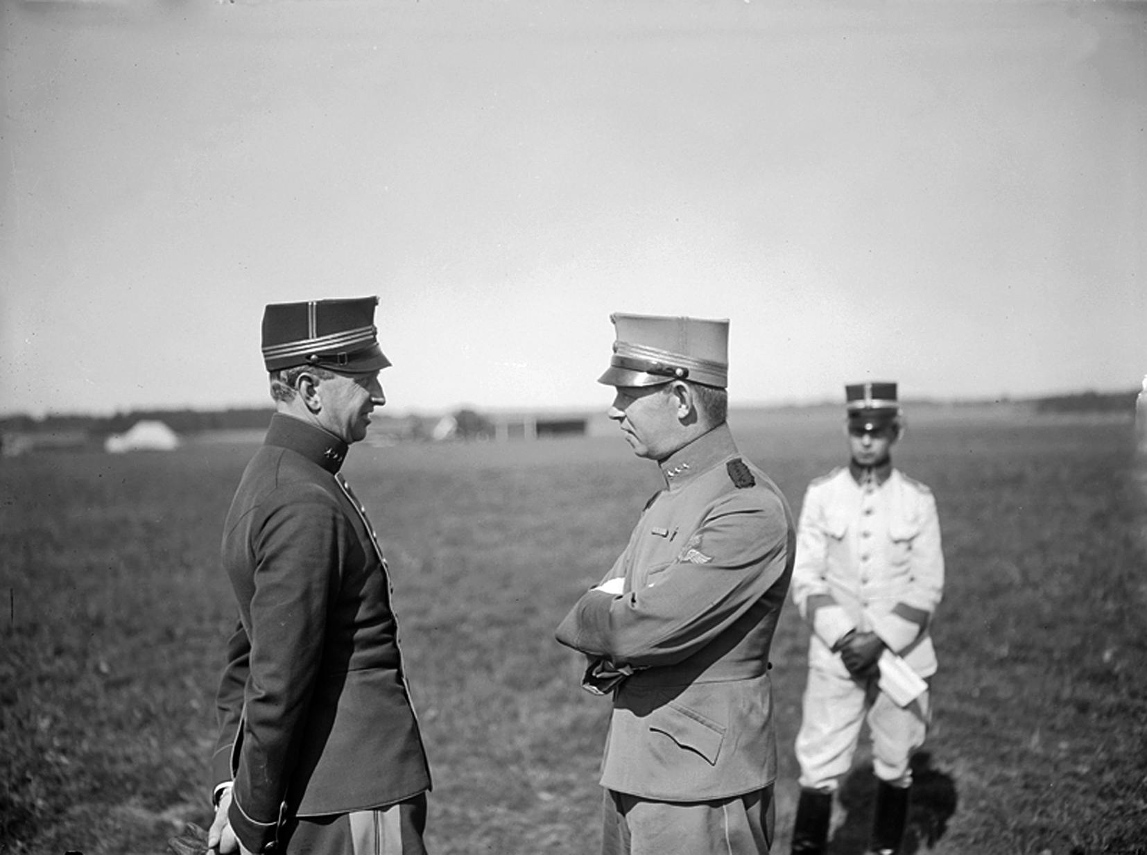 Flygvapnet tar över Fälttelegrafkårens flygkompani Östgöta flygflottilj, svenska flygvapnet bildas, Gösta von Porat, 1 juli 1926